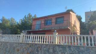 Chalet in Valldemar-Montmar. Magnifica casa independiente en plena naturaleza