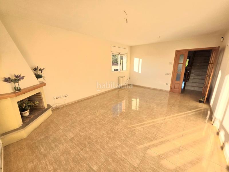 Foto d44bd6ae-2ee7-45c7-b639-e8ce53c08689. Casa a schiera con riscaldamento parcheggio in Pobla de Montornès (La)