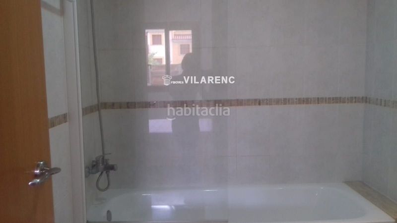 Foto a572ea99-ab47-4f9a-94bf-bbaad5ef5035. Pis amb calefacció aparcament piscina a Creixell