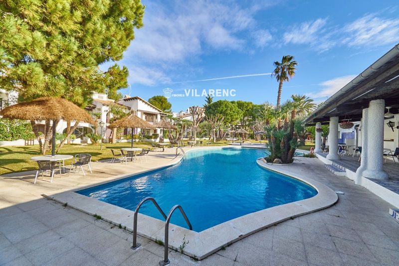 Foto 92cf8193-6960-4ed5-8c15-ff806b9a2aae. Casa adossada amb calefacció aparcament piscina a Calafell