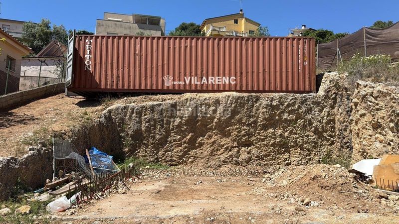 Foto a81c51d4-6070-49d4-bcc7-f70961c9a3a9. Finca rústica solar en costa en costa Cunit - els jardins - els rosers Cunit