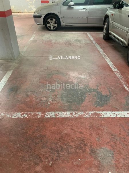 Foto 1ed3b6fe-0611-485b-b09f-8819f97b4323. Aparcament cotxe a Calafell poble Calafell