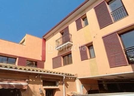 Foto d0cddc3f-8958-48e5-bbd3-9ba9610a670f. Edifici a Sant Jaume dels Domenys