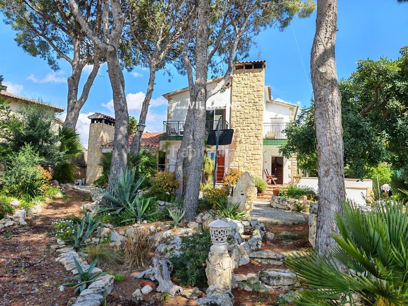 Foto 229844b4-0af6-4948-8ecf-02a23bd320b0. Xalet amb calefacció aparcament piscina a Bellvei