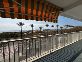 Piso  Besos. Amplio piso en 1º línea de mar cerca de puerto deportivo