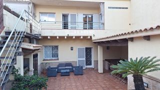 Casa adossada  Ventura gasol. Adosada