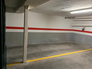 Aparcament cotxe  Carrer de vitòria. Venta de plazas de garaje con su respectivo trastero en pleno ce