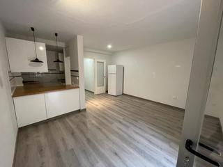 Location Appartement à Carrer de borrull 21. Bonito piso con terraza junto a la gran vía fernando el católico