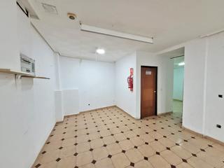 Local Comercial  Carrer dels tomasos. Interesante local comercial en venta en russafa.