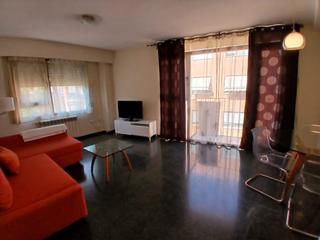 Lloguer Pis a Plaça de maria beneyto 2. Interesante vivienda en alquiler junto a las torres de quart. 94