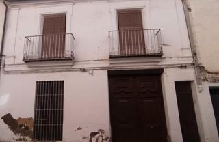 Casa adossada  Calle maestro chapí. Venta de vivienda en el corazón de buñol.