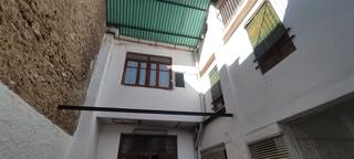 Casa adossada  Calle maestro chapí. Venta de vivienda en el corazón de buñol.