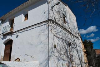 Maison jumelée  Carrer guillem sorolla. Impresionante casa de pueblo para reformar en buñol.