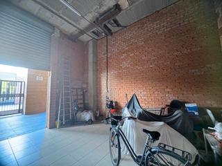 Lloguer Local Comercial  Plaça de maria beneyto. Interesante local en alquiler en el botánico.