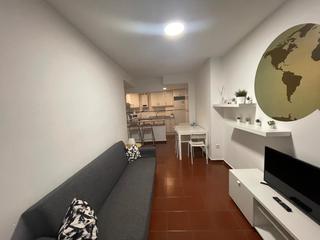 Piso  Carrer de les reixes. Estupendo piso reformado y con garaje. con ubicación inmejorable