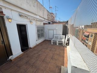 Attique  Carrer major. Venta de luminoso ático con dos habitaciones y terraza de 20m2
