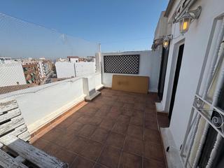tic  Carrer major. Venta de luminoso tico con dos habitaciones y terraza de 20m2