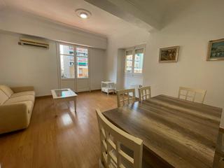 Alquiler Piso  Carrer del literat gabriel miró. Amplia vivienda para compartir o para estudiantes. 106m2. cuatro