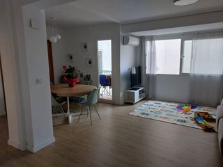 Location Appartement  Carrer de martí l'humà. Disponible desde el 13 de julio al 27 de agosto del 2025.
