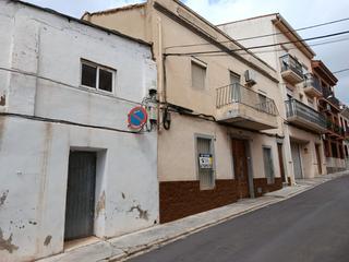 Casa adossada  Calle maestro serrano. Venta de vivienda en planta baja. unicamente se vende la parte d