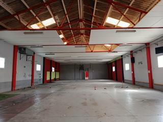 Fabrikhalle  Carretera godelleta. Interesante nave industrial en venta. 1.200m2 y 1000m2 de campa.