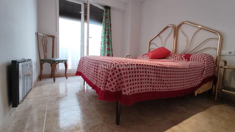 Foto 2996bd05-180d-4959-8d02-f7cdec6d7ea8. Casa a schiera con parcheggio in Yátova