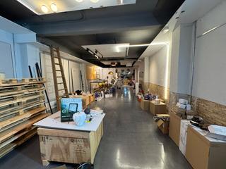 Location Local commercial  Carrer del túria. Estupendo local en pleno corazón del botánico.