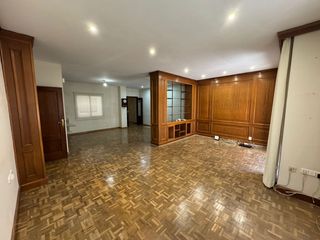 Appartamento  Carrer del general san martín. Maravilloso piso con garaje junto a la gran via germanías y la p