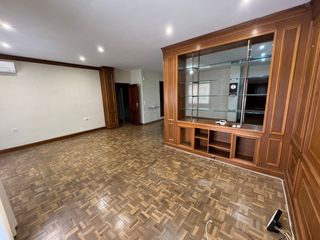 Etagenwohnung  Carrer del general san martín. Maravilloso piso junto a la gran via germanías y la plaza de tor