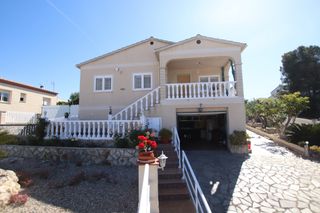 Maison à Valldemar-Montmar. Casa ideal para difrutar todo el año semi-nueva