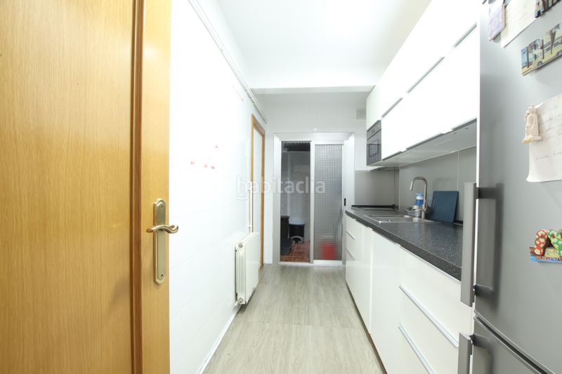 Foto bc8e8aa6-7291-49b6-aa6d-8500c5cf0fae. Pis amb calefacció a Centre Esplugues de Llobregat