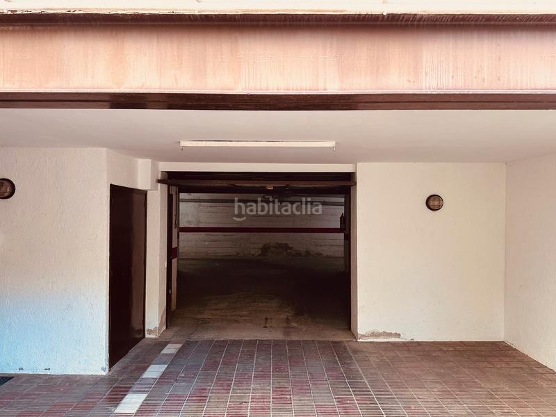 Foto a71a7802-66b3-40d6-8177-74192919a81d. Parking coche en Canet de Mar