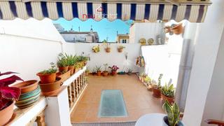 Reihenhaus in Centre. Casa de pueblo en zona hospital