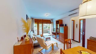 Appartement à Centre. Piso con terraza  pk  cerca playa fosca.