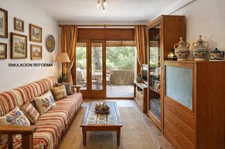 Flat in Centre. Piso con terraza  pk  cerca playa fosca