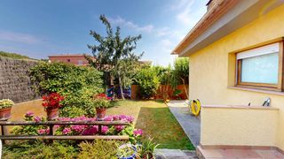 Haus in Vall-llobrega. Casa con jardin en entrada de vallllobrega...