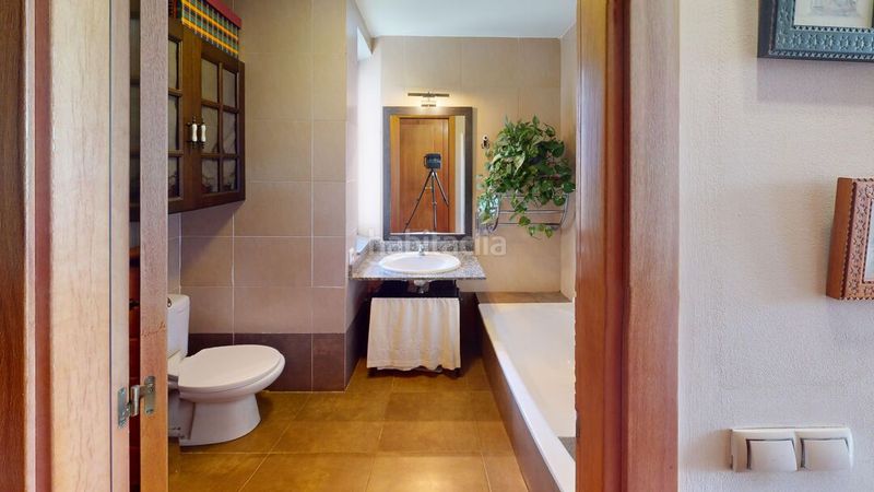 Foto d37c0e06-3308-4e18-91a8-f46b9c7f093e. Semi detached house with heating parking in Vall-llobrega