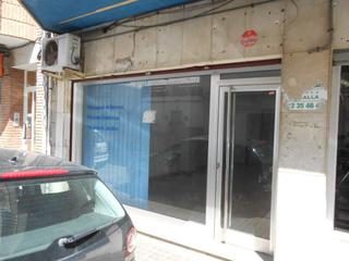 Local commercial à Els Pins. Local comercial en venta en blanes