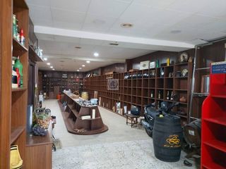 Alquiler Local Comercial en Els Pins. Local en alquiler en els pins