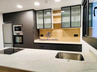 Casa aparellada a Mont Ferrant-Joan Carles I. Casa en construcción en venta