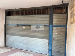 Aparcament cotxe a Mercat-Mas Moixa. Parking  cerrado en venta  zona polimèdic