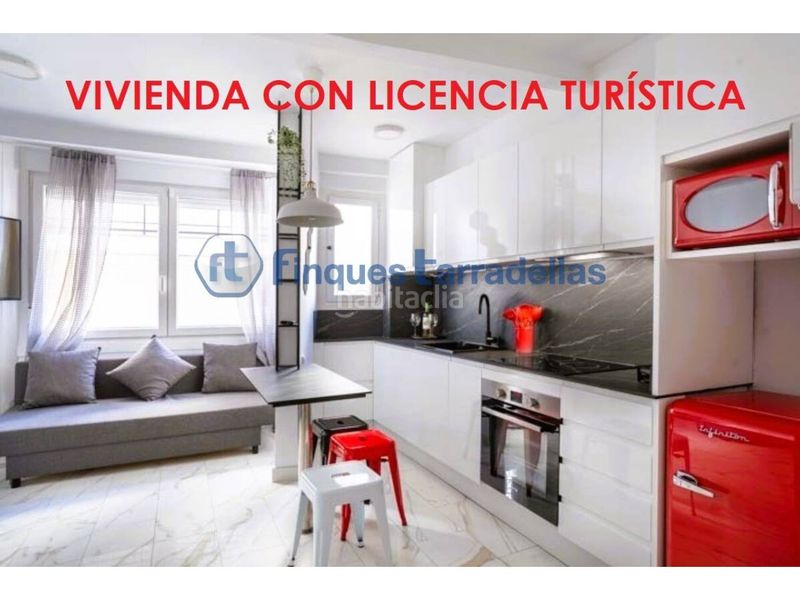 Foto b6411717-b293-4e41-888a-c658b48bd27c. Estudi a Centre Blanes