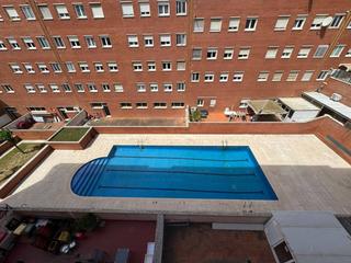 Piso en Els Pavos. Venta de piso y parking con piscina en can borrell blanes