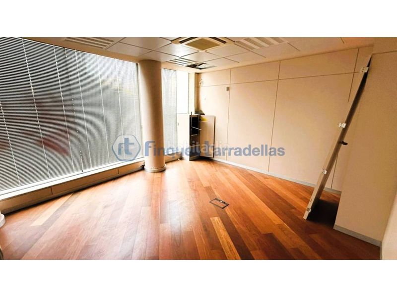 Foto 053842cf-c493-48d9-b50b-61a958c7c326. Lloguer local comercial a Centre Blanes
