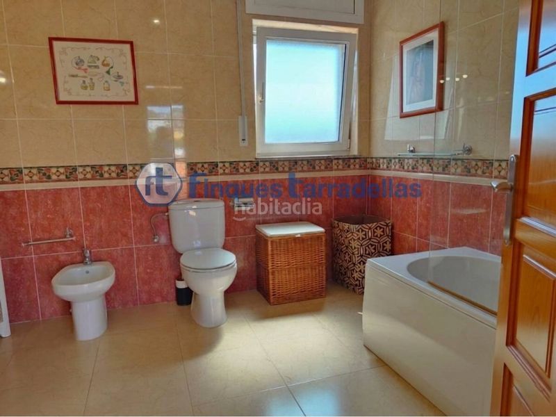 Foto a8fc2af2-3ba6-48ef-890b-30585ceaf0fd. Casa amb calefacció aparcament piscina a residencial Blanes - vistamar Blanes