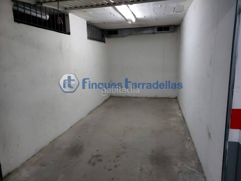 Foto 8e8e0c04-b3af-4442-9226-9500275f93b3. Aparcament cotxe a Els Pavos Blanes