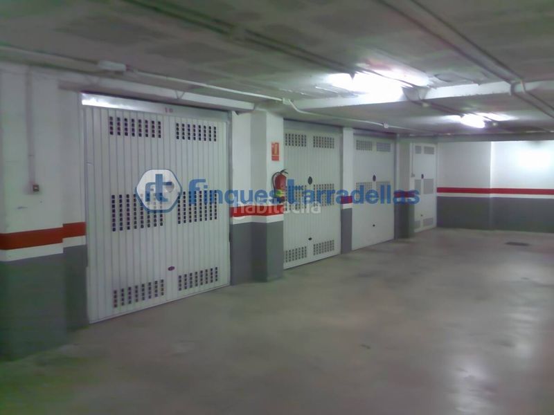 Foto 9f94f718-a736-4754-9346-5e505e50007a. Aparcament cotxe a Els Pavos Blanes