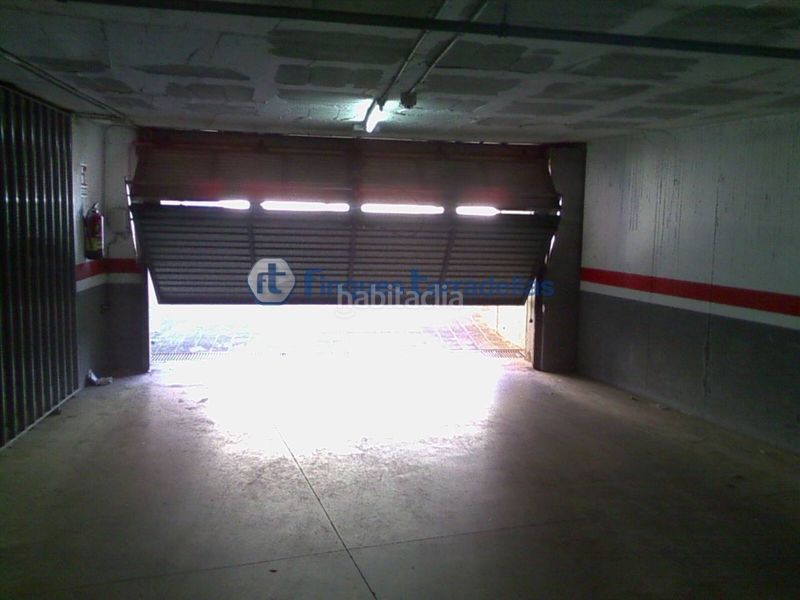 Foto fbb4bf20-d955-45fb-a5ab-e40a449e48ef. Aparcament cotxe a Els Pavos Blanes