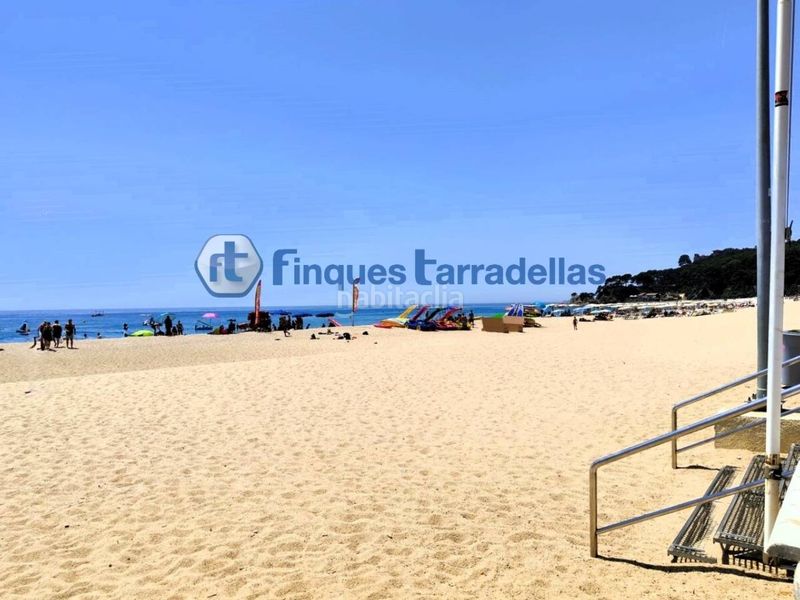 Foto 1d52117c-e115-4c0e-84fa-beb8cc2c203f. Pis amb aparcament piscina a Fenals Lloret de Mar