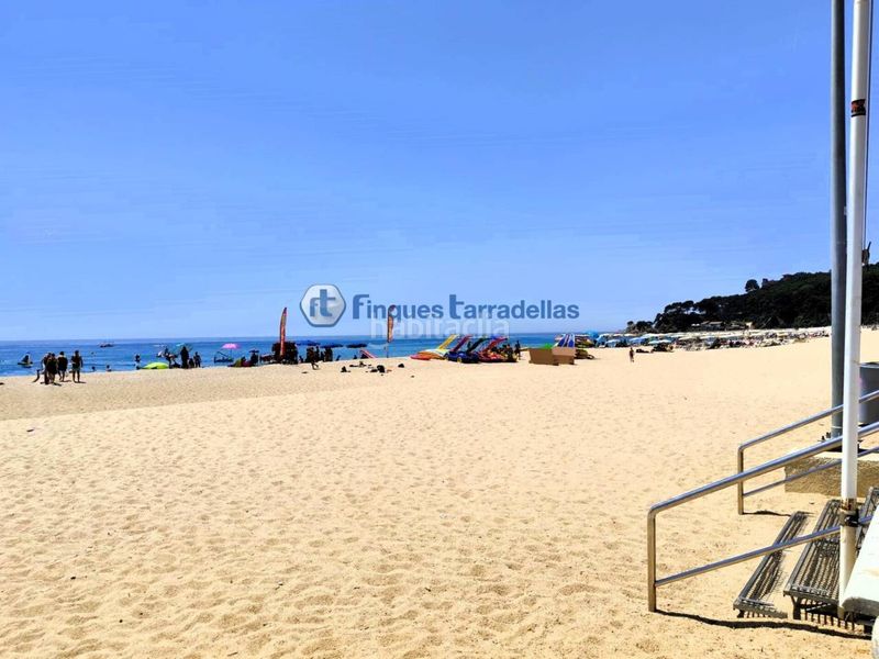 Foto 796b39c7-c4b9-4ec0-b7dd-bebc484a614d. Pis amb aparcament piscina a Fenals Lloret de Mar